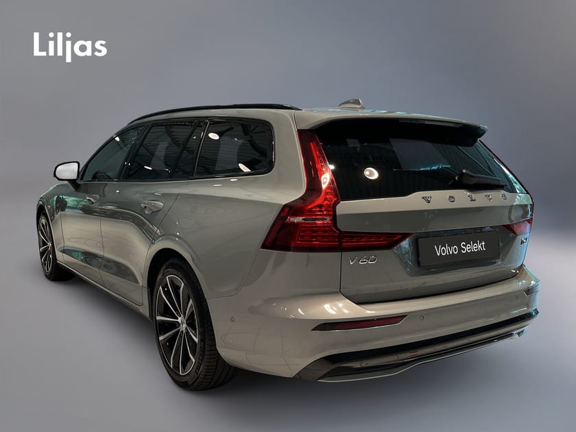 Bild 4 av Volvo V60 T6 AWD Plus Dark Nordic Edition//360-kamera//Drag//