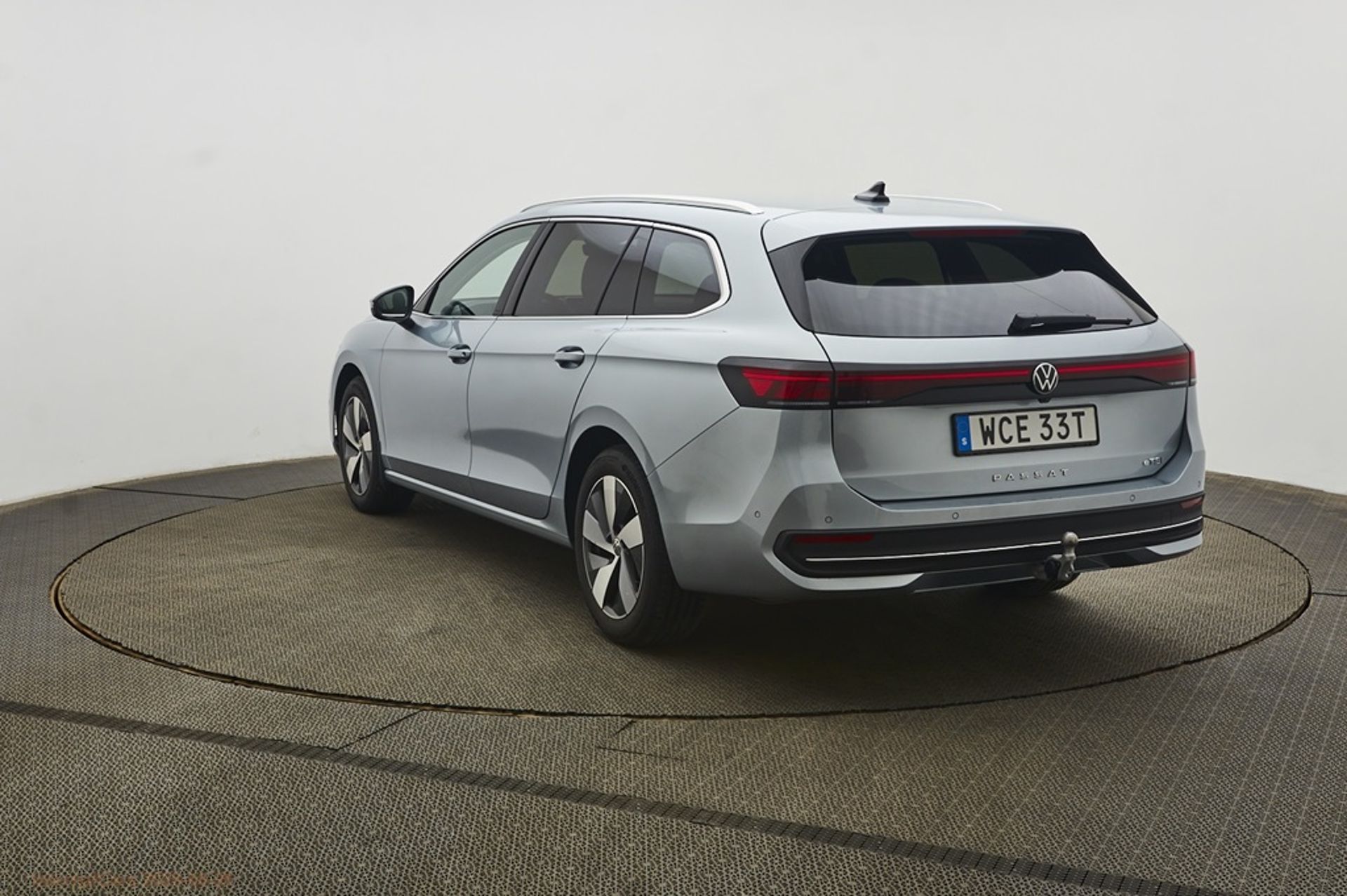 Volkswagen Passat Mildhybrid eTSI Drag 2025, bild 2/8