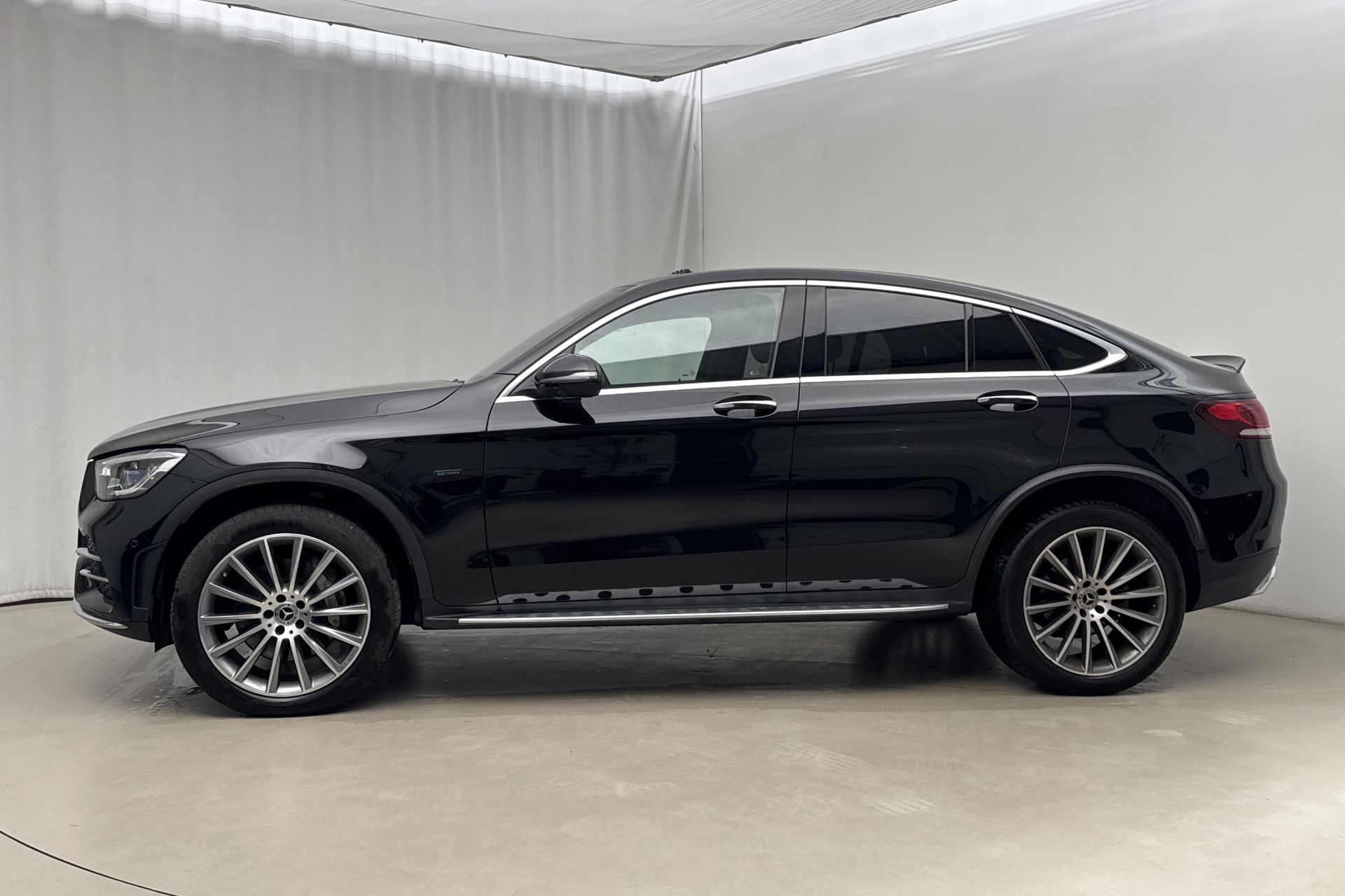 Mercedes-Benz GLC 300 e Coupé 4MATIC 2021, photo 2/10