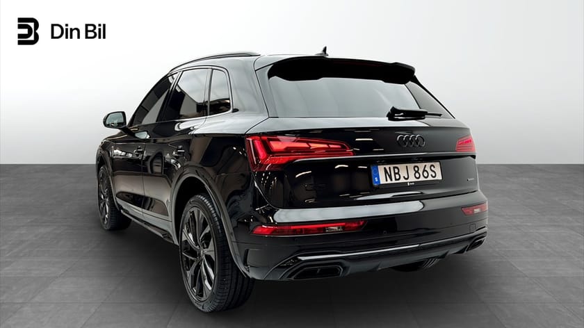 Bild 3 av Audi Q5 40 TDI quattro 204HK S-Line PANO Black Optik