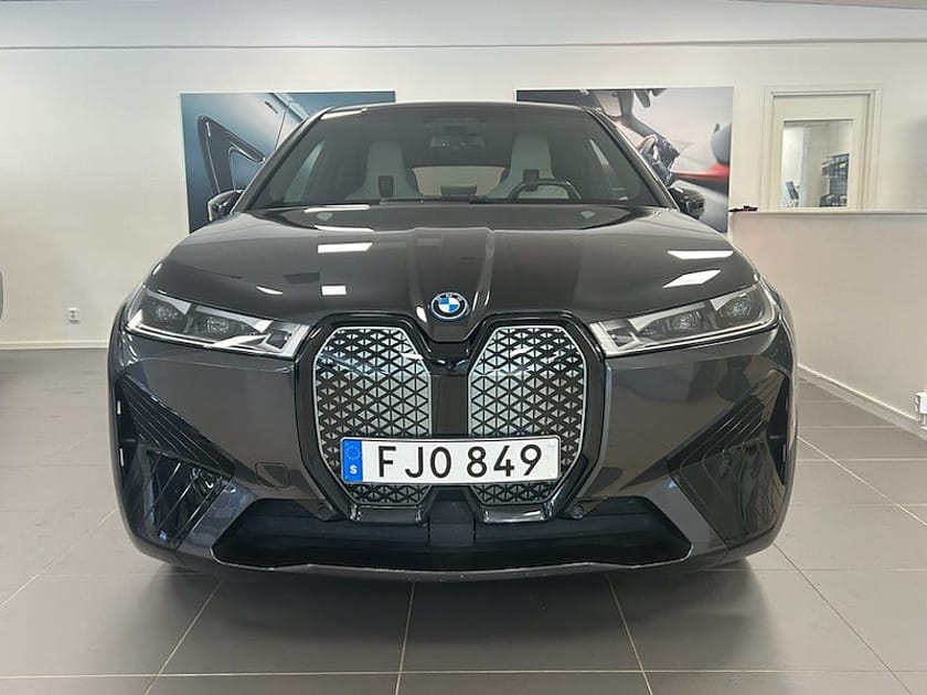 Bild 2 av BMW iX xDrive50 M-Sport Adaptiv Farthållare Keyless H/K