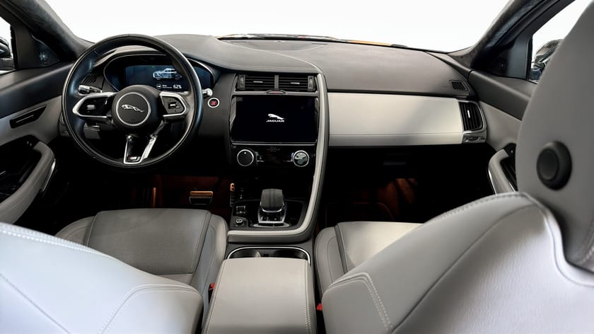 Bild 4 av Jaguar E-Pace P300e PHEV R-Dynamic, SE 309Hk / Kamera / Panorama