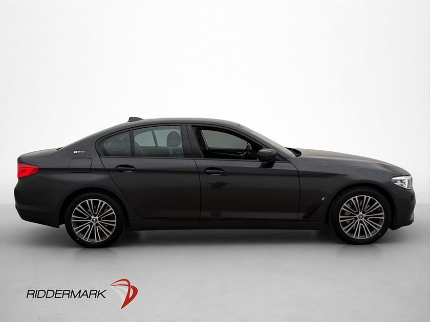 Bild 3 av BMW 530e iPerformance Sedan 252hk Sport line HiFi Kamera