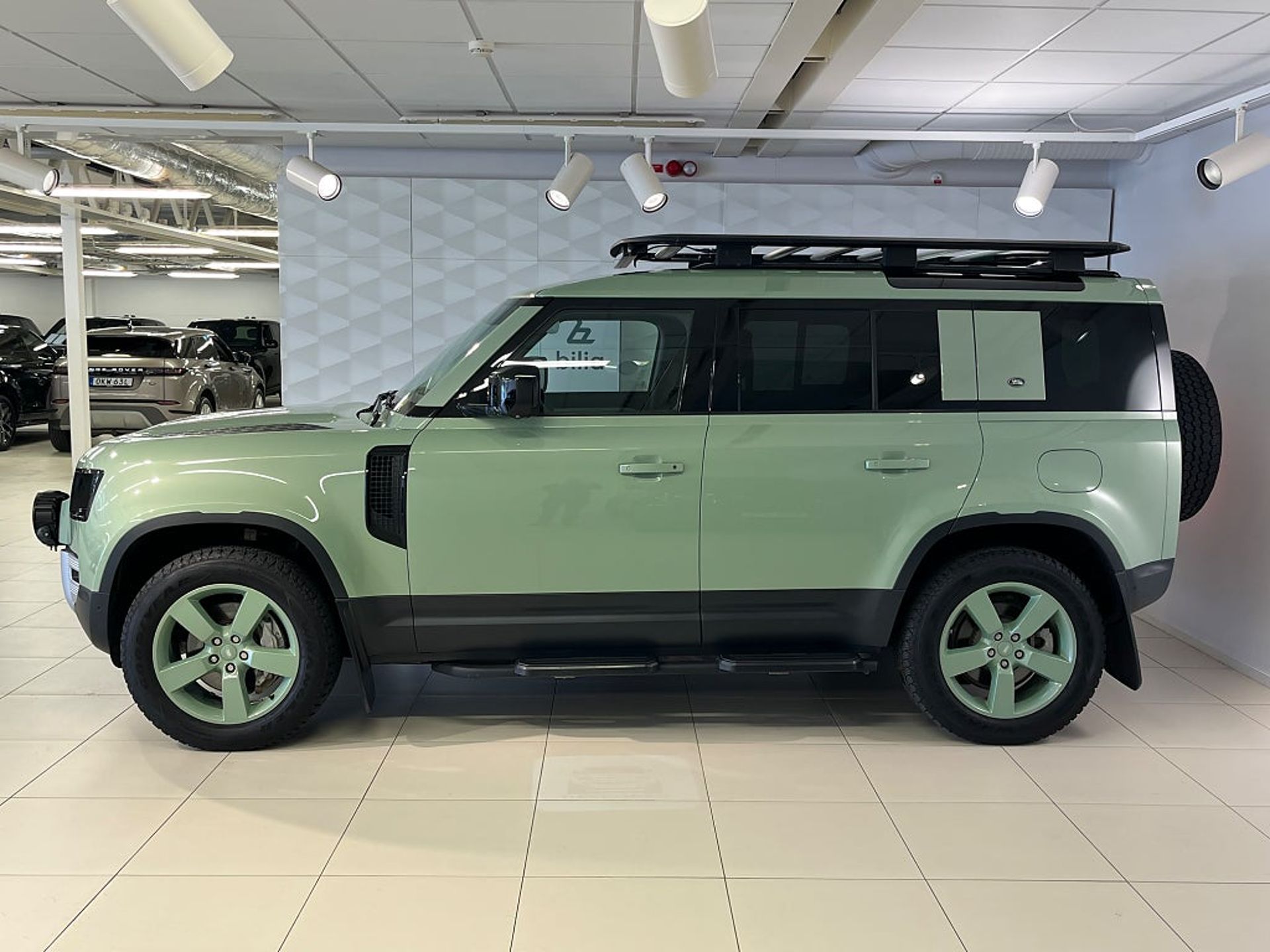 Land Rover Defender P400e PHEV 2023, bild 5/10