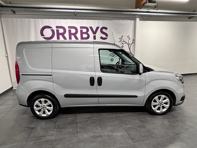 Bild 3 av Fiat Doblò Van Cargo 1,3  MJT 90Hk 3-sits Farthållare Nybes