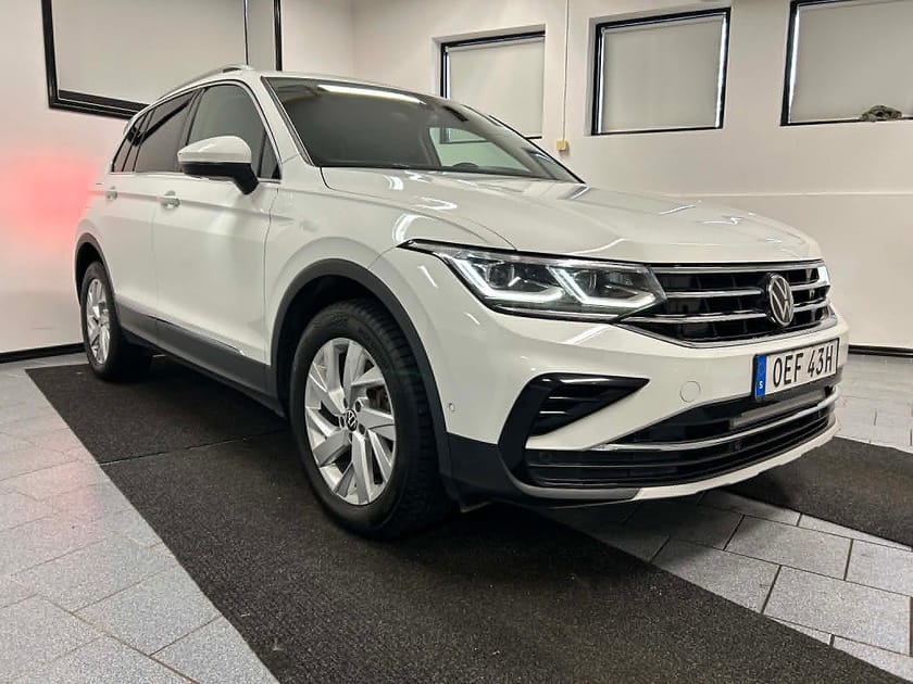 Bild 3 av Volkswagen Tiguan eHybrid 1.4 TSI 245 hk Elegance Cockpit IQ  Drag MOMS