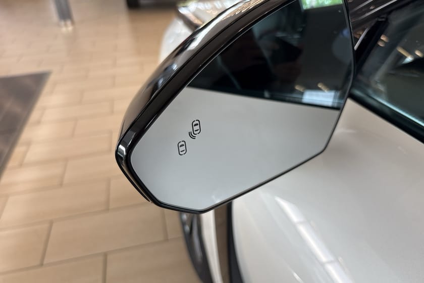 Bild 1 av Lynk & Co 08 PHEV Core Läder Pano 360Kamera