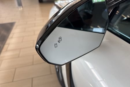 Lynk & Co 08 PHEV Core Läder Pano 360Kamera