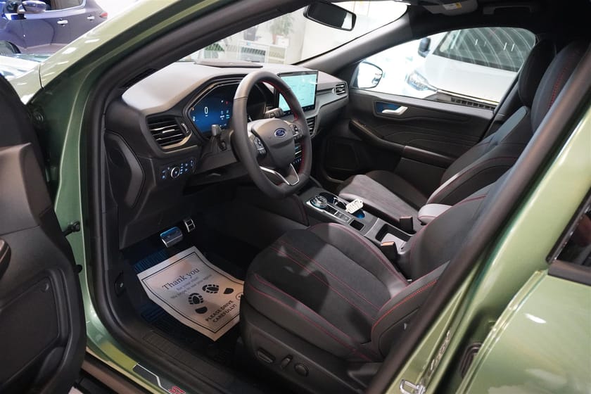 Bild 3 av Ford Kuga Plug-In Hybrid ST-Line X 2.5 FWD 243hk Black Edition CVT