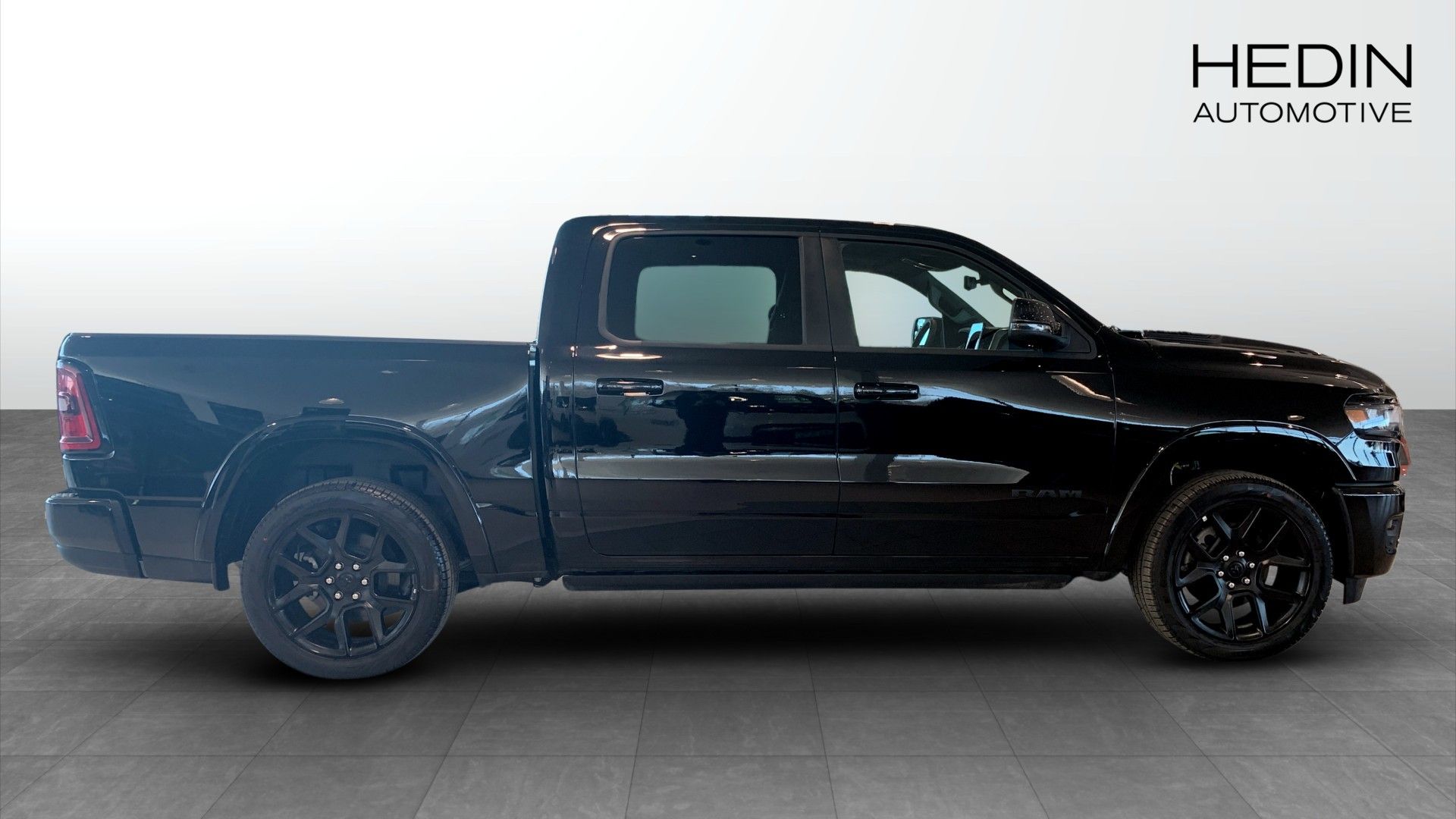 RAM 1500 Laramie Night Edition 2025, bild 6/18