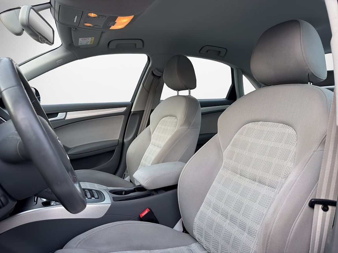 Audi A4 Sedan, bild 9 av 17