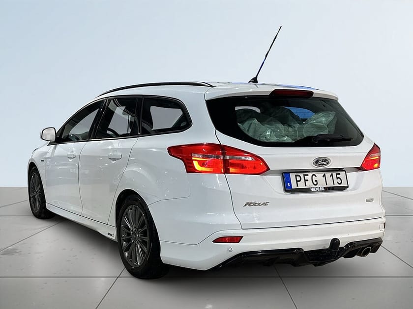 Bild 5 av Ford Focus Kombi 1.5 EcoBoost ST-Line Drag Psens Kamera Mvärm SoV