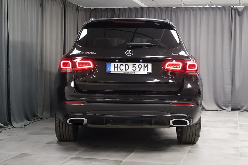 Bild 4 av Mercedes-Benz GLC 300 e 4MATIC AMG Line Pano Burmester Drag Night