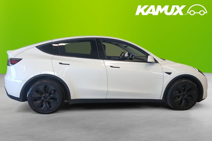 Bild 2 av Tesla Model Y Long Range AWD Pano Kamera Värmare Drag Moms