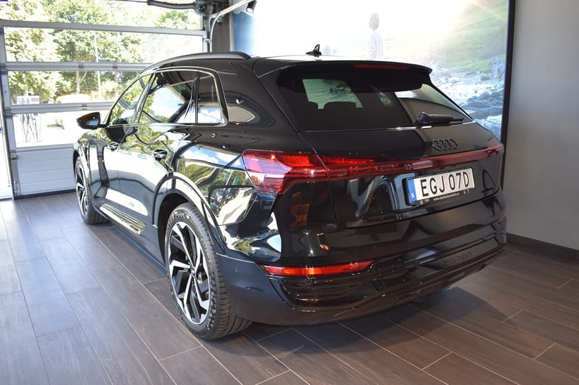 Bild 2 av Audi Q8 50 e-tron quattro 250 kW / 340 HK