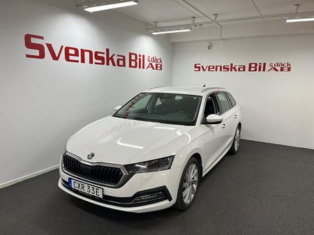 Škoda Octavia Kombi iV Skoda LADDHYBRID Style Rattvärme 2,99% ränta