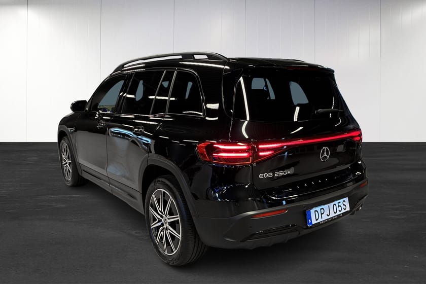 Bild 4 av Mercedes-Benz EQB 250+ SPECIAL EDITION | AMG | 7-Sits | Pano | Nightpaket | Navi |