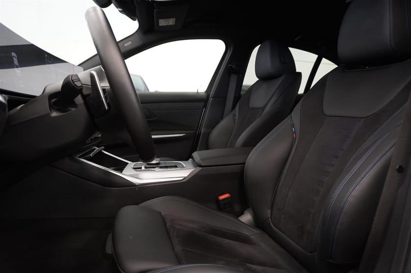 Bild 4 av BMW 330e xDrive Sedan M-Sport Navi Elstol Adaptiv F Harman Kardon 19