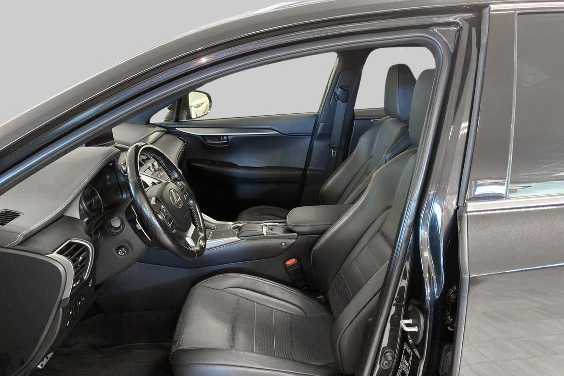 Lexus NX 300h AWD 2020, bild 6/10