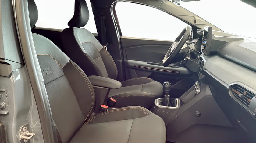 Bild 3 av Dacia Jogger 7-sätes EXTREME TCE 110 7-SITS Privatleasing 2790kr/mån