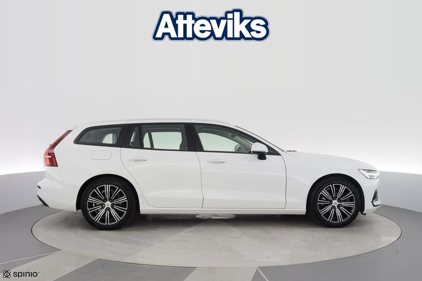 Bild 2 av Volvo V60 Recharge T6 AWD Plug-in Drag/El-Stolar/P-Sensorer/