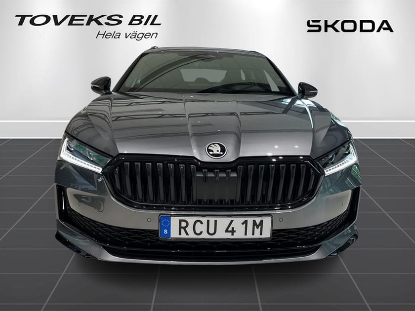 Bild 2 av Škoda Superb iV Kombi Sportline 1,5 TSI 204hk Läder / Canton