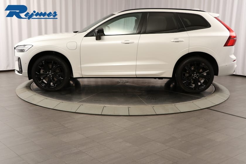 Bild 3 av Volvo XC60 T6 Plus Black Nordic Edition