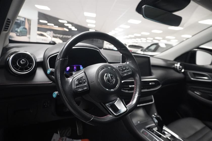 Bild 2 av MG EHS PHEV Luxury 360 Elstol Pano