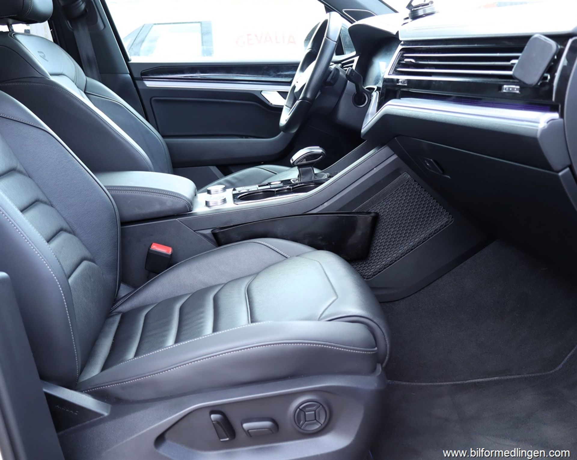Volkswagen Touareg 2022, bild 6/21