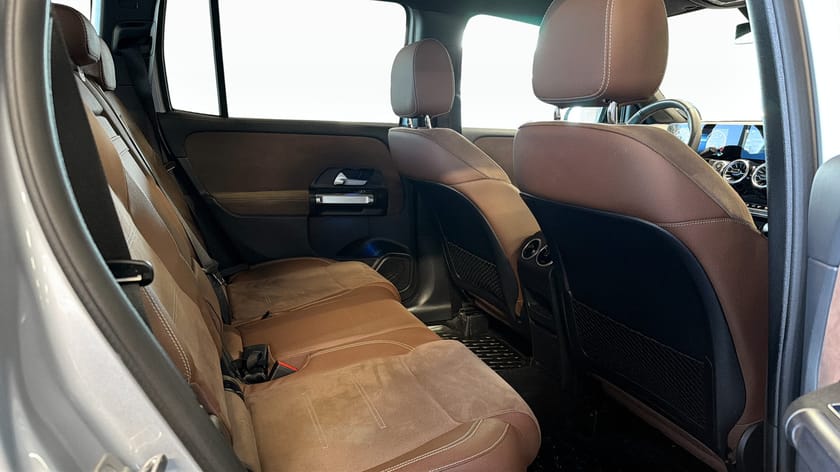 Bild 5 av Mercedes-Benz GLB 200 AMG Line 7-Sits Night Package Värmare Drag