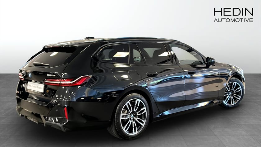 Bild 2 av BMW 530e xDrive Touring M Sport Active Edition Tonat Rattvärme