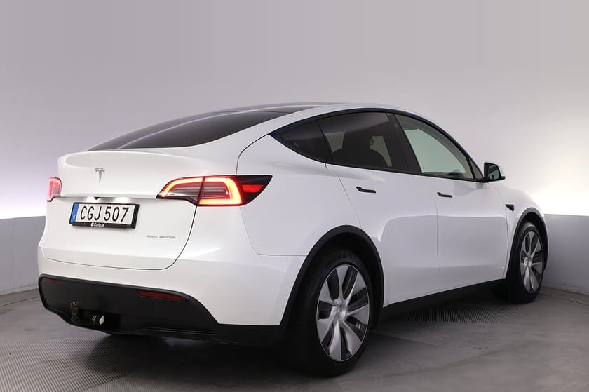 Bild 5 av Tesla Model Y Long Range AWD Autopilot Pano Drag