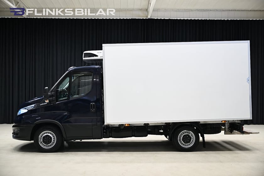 Bild 2 av Iveco Daily 35-140 Chassi Cab 136HK Automat|Volymskåp|Kylbil|LED|Nattkyla|Moms|SeUtr!