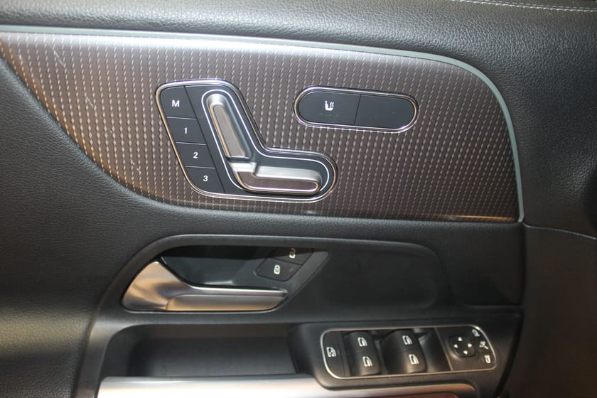 Bilde 4 av Mercedes-Benz EQB 300 4MATIC Progressive Edition Plus
