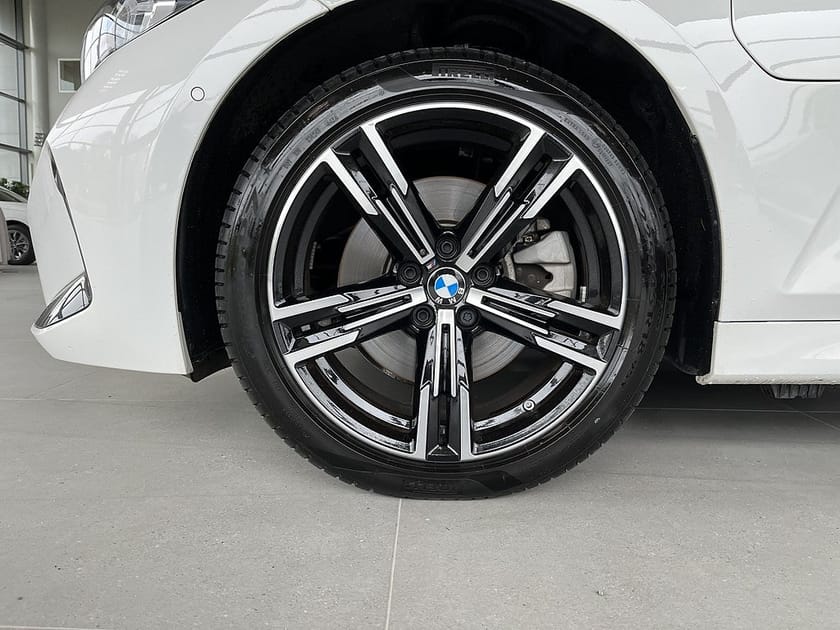 Bild 4 av BMW 330e xDrive Sedan