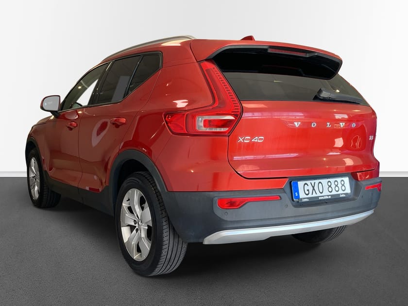 Bild 2 av Volvo XC40 T3 FWD Momentum Advanced Edition Dragkrok Nyservad