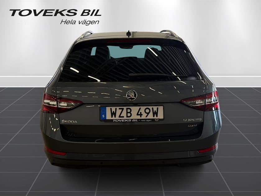 Bild 4 av Škoda Superb Kombi L&K 2,0 TDI 190 DSG 4X4 GRTL&K