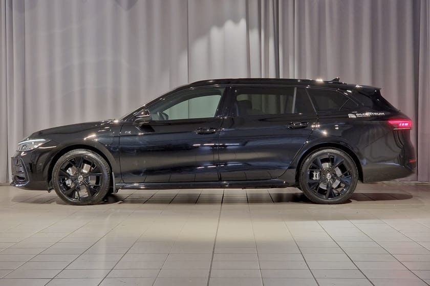 Bild 4 av Volkswagen Passat Variant eHybrid R-line | Drag | Pano | Navi | H&K | 360 vy