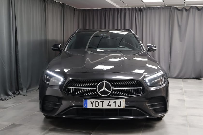 Bild 4 av Mercedes-Benz E 300 T de 4MATIC AMG Burmester Panorama 360 Night Drag