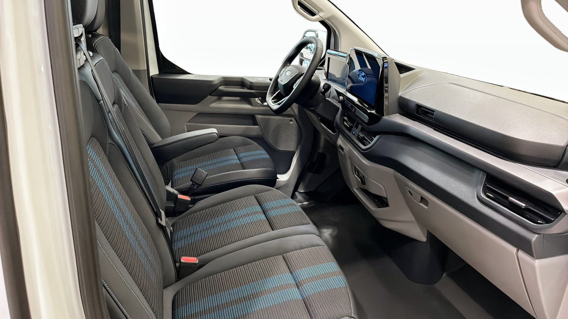 Ford Transit Custom E-Transit Custom 340 2026, bild 3/10