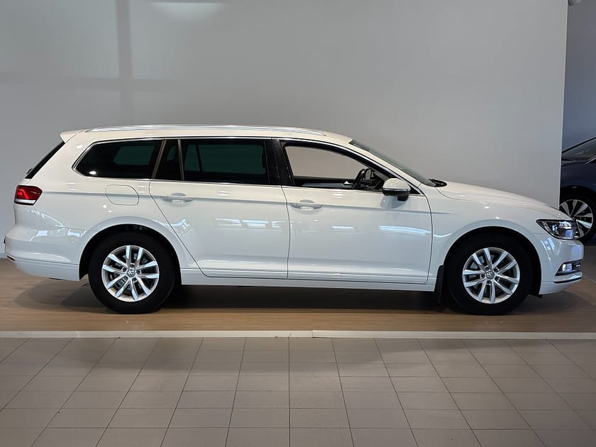Bild 3 av Volkswagen Passat Sportscombi TSI 150hk Automat Backkamera Dragkrok