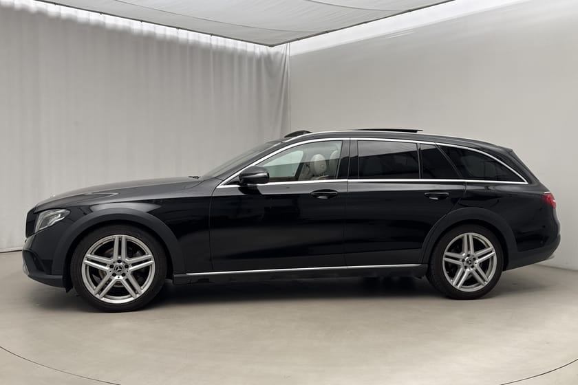 Bild 2 av Mercedes-Benz E 220 d 4MATIC All-Terrain Avantgarde Designo