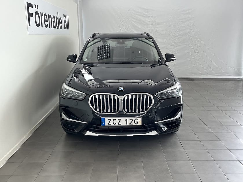 Bild 2 av BMW X1 xDrive25e Model xLine Drag Panorama Head-Up Park Assist