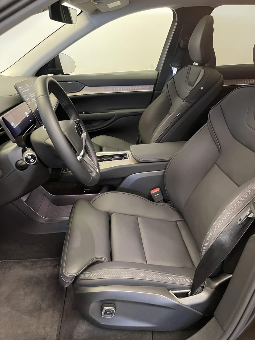 Bild 5 av Volvo EX90 Twin Motor Performance 7-seater Ultra 7sätes / 10.000kr tillbehör / Dragkrok/ 360 Kamera/ Panoramatak