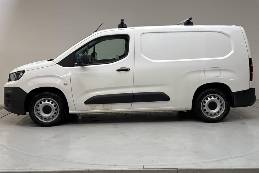 Bild 2 av Peugeot Partner Utökad Last 1.5 HDI Skåp (100hk) Verkstad Drag L2