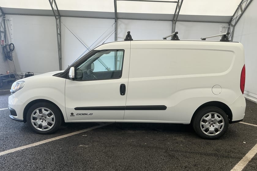 Bild 3 av Fiat Doblò Van Maxi Doblo Cargo 1.3 MJT (95hk) Reparationsobjekt