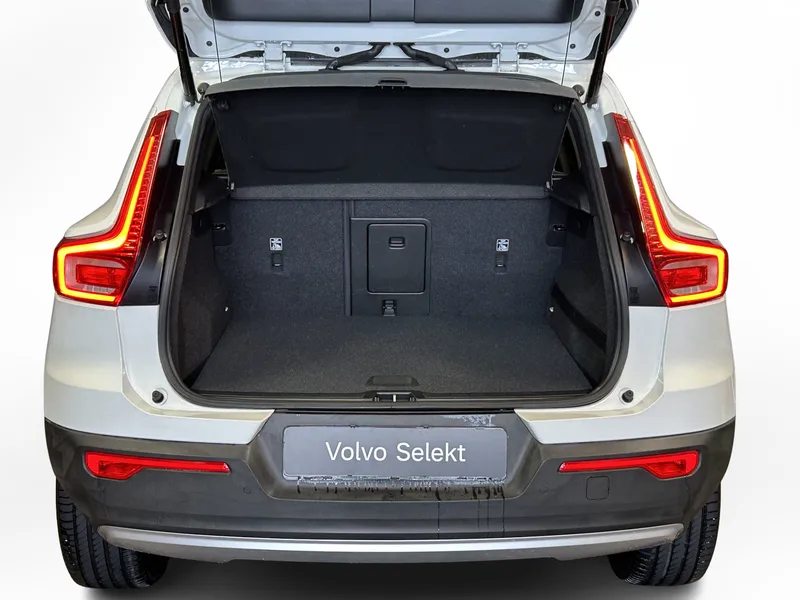 Bild 12 av 13 – Volvo XC40 D3 AWD Momentum Advanced