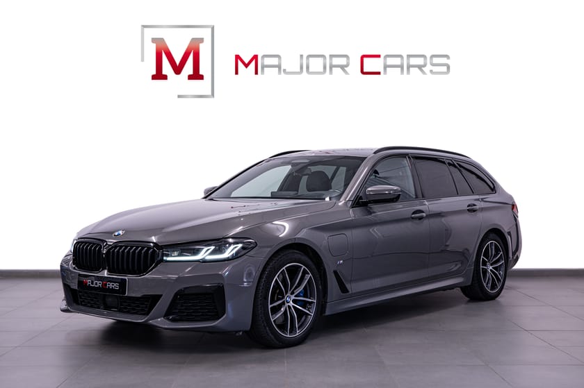 Bild 1 av BMW 530e xDrive Touring M Sport Innovation H/K DAP 360° HuD Drag 292hk