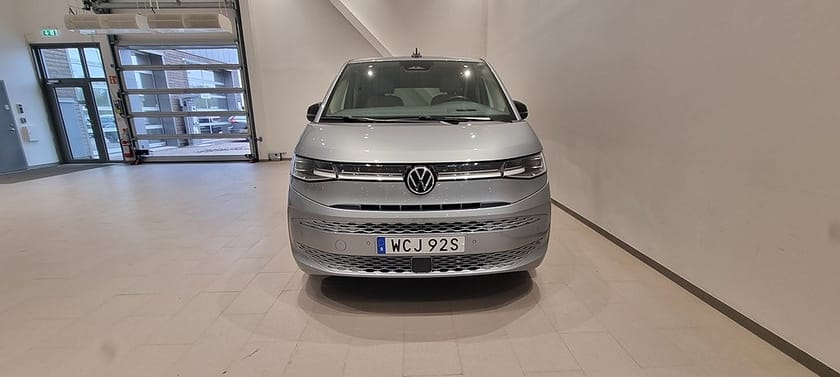 Bild 3 av Volkswagen Multivan eHybrid 4M T7 Style LWB 1.5 e-Hybrid 4-Motion "Säng"