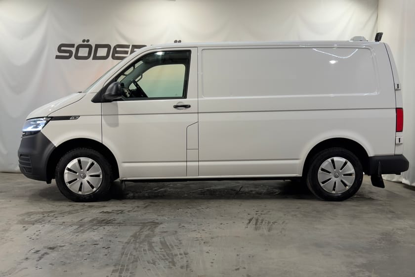Bild 3 av Volkswagen Transporter T30 2.0 TDI DRAG KAMERA VÄRMARE VERKSTADSKÅP MOMSBIL